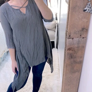 Umgee grey tunic size medium